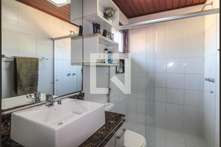 Casa de condomínio à venda com 320m², 4 quartos e 4 vagasSuíte 1 - Banheiro