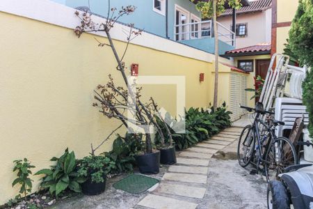 Casa de condomínio à venda com 320m², 4 quartos e 4 vagasÁrea externa