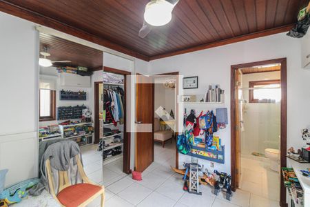 Casa de condomínio à venda com 320m², 4 quartos e 4 vagasSuíte 3