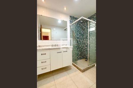 Apartamento à venda com 65m², 2 quartos e sem vaga Apartamento à venda com 65m², 2 quartos e sem vagaBanheiro Social