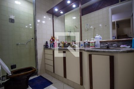 Apartamento para alugar com 229m², 4 quartos e 3 vagasBanheiro da Suíte