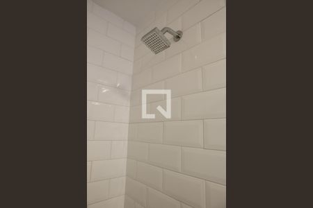Banheiro da Suíte de apartamento para alugar com 1 quarto, 30m² em Parque Industrial Tomas Edson, São Paulo