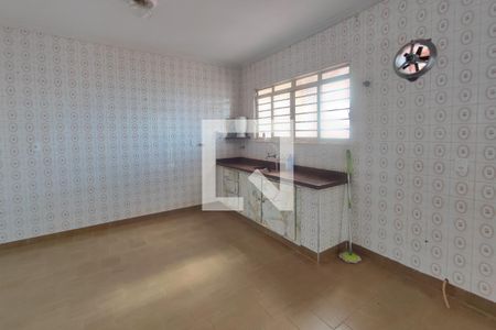 Casa à venda com 107m², 3 quartos e 3 vagasCozinha 