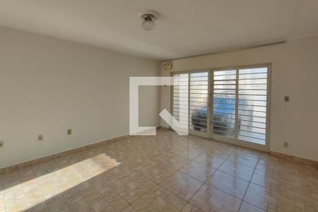 Casa à venda com 107m², 3 quartos e 3 vagasQuintal - Garagem 