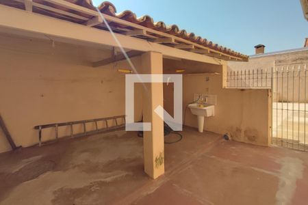 Casa à venda com 107m², 3 quartos e 3 vagasQuintal