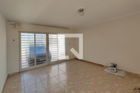 Casa à venda com 107m², 3 quartos e 3 vagasQuintal - Garagem 
