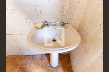 Casa à venda com 175m², 3 quartos e 2 vagasBanheiro 2