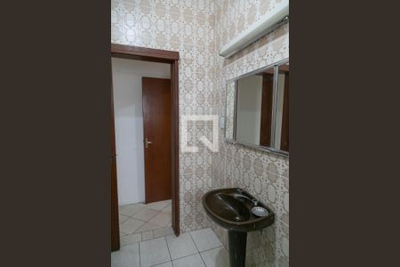 Casa à venda com 195m², 3 quartos e 2 vagas Casa à venda com 195m², 3 quartos e 2 vagasBanheiro 2