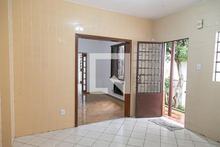 Casa à venda com 195m², 3 quartos e 2 vagas Casa à venda com 195m², 3 quartos e 2 vagasCozinha