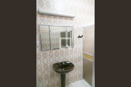 Casa à venda com 195m², 3 quartos e 2 vagas Casa à venda com 195m², 3 quartos e 2 vagasBanheiro 2