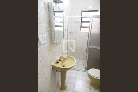 Casa à venda com 195m², 3 quartos e 2 vagas Casa à venda com 195m², 3 quartos e 2 vagasBanheiro