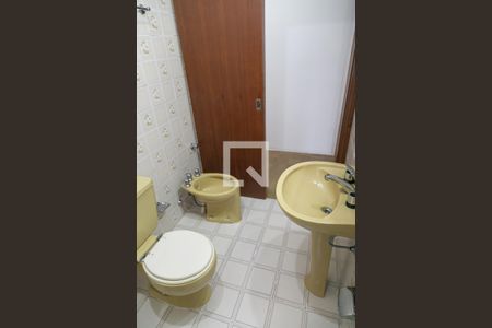 Casa à venda com 195m², 3 quartos e 2 vagas Casa à venda com 195m², 3 quartos e 2 vagasBanheiro