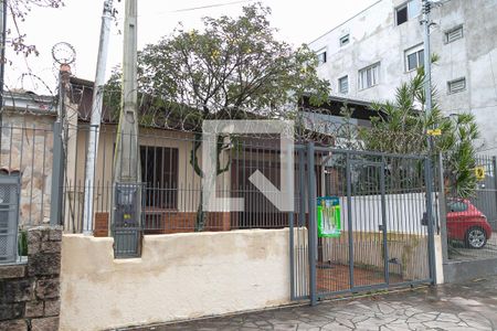 Casa à venda com 195m², 3 quartos e 2 vagas Casa à venda com 195m², 3 quartos e 2 vagasFachada