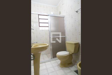 Casa à venda com 195m², 3 quartos e 2 vagas Casa à venda com 195m², 3 quartos e 2 vagasBanheiro