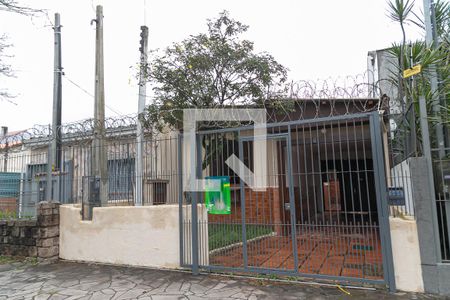Casa à venda com 195m², 3 quartos e 2 vagas Casa à venda com 195m², 3 quartos e 2 vagasFachada