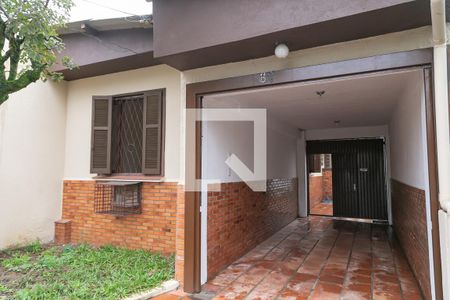 Casa à venda com 195m², 3 quartos e 2 vagas Casa à venda com 195m², 3 quartos e 2 vagasFachada