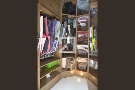 Closet da suíte 1 de apartamento à venda com 2 quartos, 128m² em Vila Camilópolis, Santo André