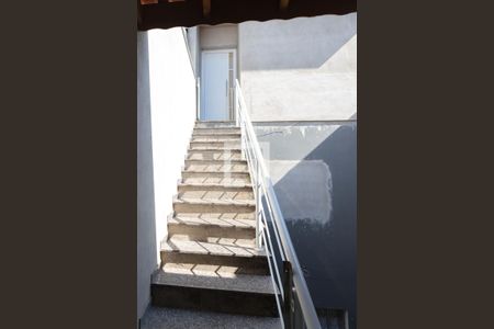 Escada entrada de casa para alugar com 3 quartos, 100m² em Parque Continental Ii, Guarulhos