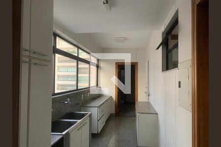 Apartamento à venda com 253m², 4 quartos e 4 vagasÁrea de serviço