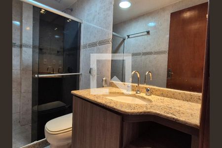 Apartamento à venda com 70m², 2 quartos e 1 vaga Apartamento à venda com 70m², 2 quartos e 1 vagaBanheiro Social