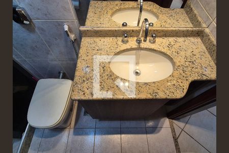 Apartamento à venda com 70m², 2 quartos e 1 vaga Apartamento à venda com 70m², 2 quartos e 1 vagaBanheiro Social