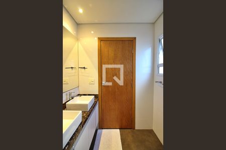 Casa à venda com 131m², 2 quartos e 2 vagasQuarto 1 - Suíte Banheiro