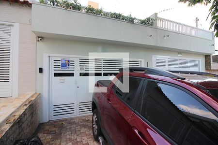 Casa à venda com 131m², 2 quartos e 2 vagasPlaca Fachada