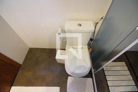 Casa à venda com 131m², 2 quartos e 2 vagasQuarto 1 - Suíte Banheiro