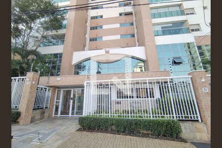 Apartamento para alugar com 117m², 3 quartos e 3 vagas Apartamento para alugar com 117m², 3 quartos e 3 vagasFachada