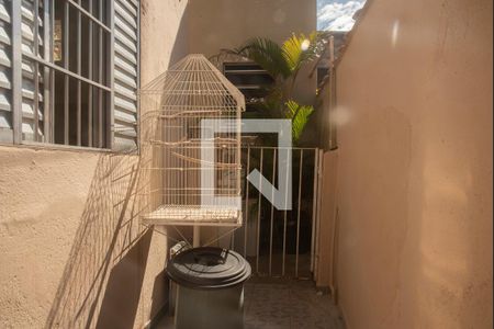 Casa à venda com 172m², 3 quartos e 1 vaga Casa dos fundos