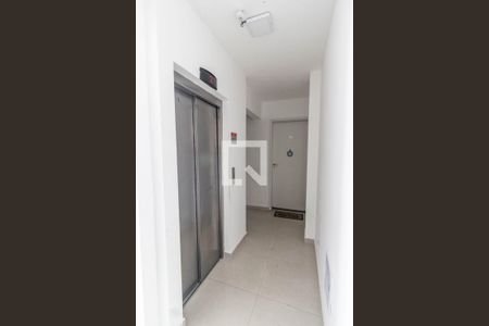 Studio à venda com 28m², 1 quarto e sem vaga Studio à venda com 28m², 1 quarto e sem vagaElevador