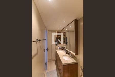 Apartamento à venda com 104m², 2 quartos e 2 vagasBanheiro do Quarto 1