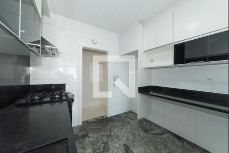 Cozinha de apartamento para alugar com 3 quartos, 133m² em Vila Santo Estéfano, São Paulo