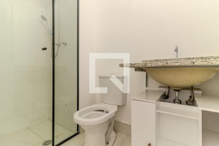 Banheiro de kitnet/studio para alugar com 1 quarto, 22m² em República, São Paulo