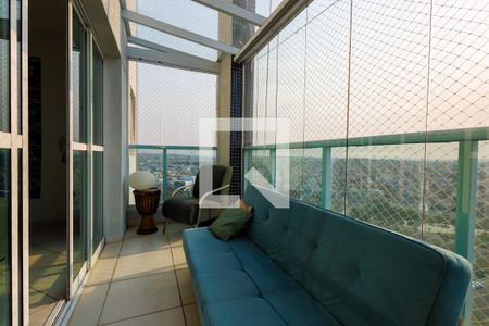 Apartamento para alugar com 135m², 2 quartos e 4 vagas Apartamento para alugar com 135m², 2 quartos e 4 vagasVaranda