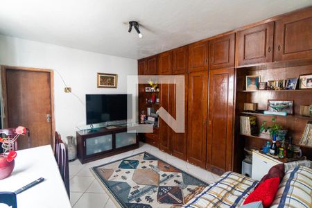 Casa à venda com 750m², 4 quartos e 8 vagasQuarto