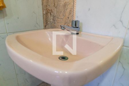 Casa à venda com 750m², 4 quartos e 8 vagasBanheiro da Suíte 2 Detalhe