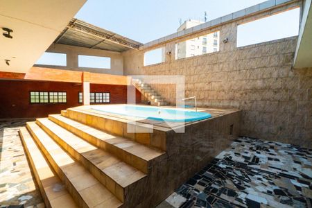 Casa à venda com 750m², 4 quartos e 8 vagasPiscina