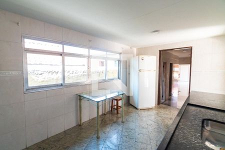 Casa à venda com 750m², 4 quartos e 8 vagasCozinha