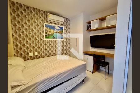 Apartamento à venda com 119m², 3 quartos e 1 vaga Apartamento à venda com 119m², 3 quartos e 1 vagaQuarto e banheiro serviço adaptado para suíte