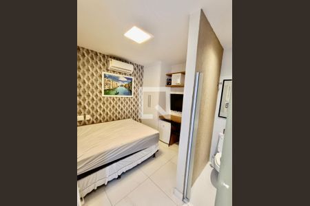 Apartamento à venda com 119m², 3 quartos e 1 vaga Apartamento à venda com 119m², 3 quartos e 1 vagaQuarto e banheiro serviço adaptado para suíte