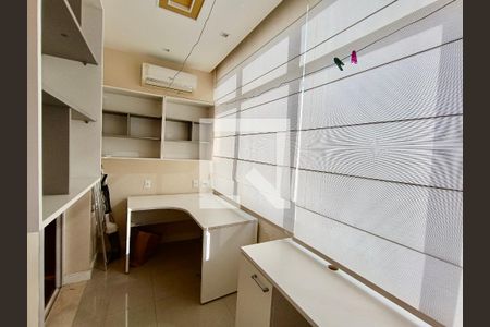 Apartamento à venda com 119m², 3 quartos e 1 vaga Apartamento à venda com 119m², 3 quartos e 1 vagaVaranda fechada