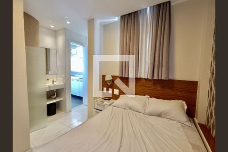 Apartamento à venda com 119m², 3 quartos e 1 vaga Apartamento à venda com 119m², 3 quartos e 1 vagaQuarto e banheiro serviço adaptado para suíte