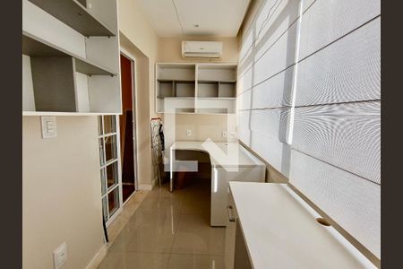 Apartamento à venda com 119m², 3 quartos e 1 vaga Apartamento à venda com 119m², 3 quartos e 1 vagaVaranda fechada