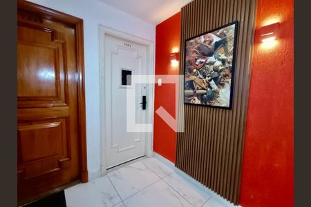 Apartamento à venda com 119m², 3 quartos e 1 vaga Apartamento à venda com 119m², 3 quartos e 1 vagaHall