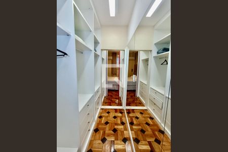 Apartamento à venda com 119m², 3 quartos e 1 vaga Apartamento à venda com 119m², 3 quartos e 1 vagaSuíte closet