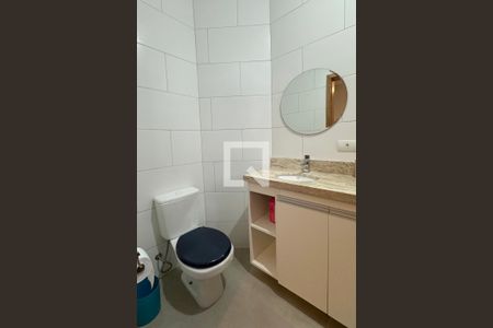 Casa de condomínio à venda com 244m², 4 quartos e 4 vagasBanheiro da Suíte 2