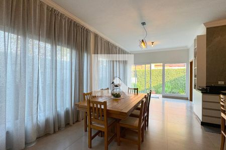 Sala de Jantar de casa de condomínio à venda com 4 quartos, 244m² em Morada dos Pássaros, Barueri