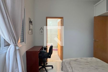 Casa de condomínio à venda com 244m², 4 quartos e 4 vagasQuarto 4