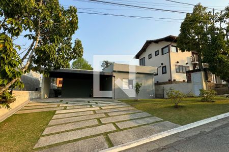 Casa de condomínio à venda com 244m², 4 quartos e 4 vagasFachada